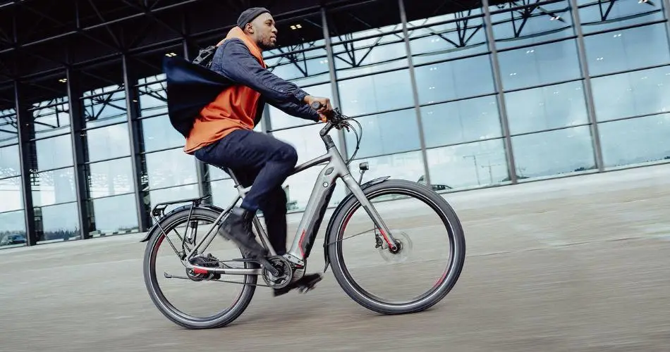 Elektrische fiets met zelfstandige aandrijving